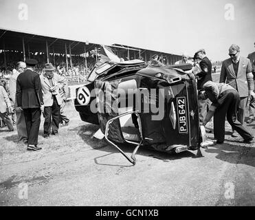 Sports motorisés - dixième Réunion annuelle internationale de Trophée - Silverstone.Les restes d'un Riley 1-5 conduit par Peter Taylor. Banque D'Images