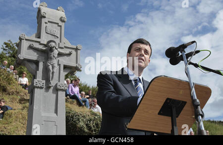 Le ministre des Finances, Brian Lenihan, assiste à la commémoration annuelle de Beal na mBlath à Skibbereen, Cork, où le leader de l'État libre, Micheal Collins, a été tué par balle en 1922. Banque D'Images
