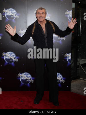 Peter Shilton pendant une séance photo pour le Strictly Come Dancing: Lancer l'enregistrement de spectacle, au centre de télévision de la BBC à White City, à l'ouest de Londres. Banque D'Images