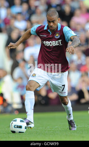 Soccer - Barclays Premier League - West Ham United v Chelsea - Upton Park.Kieron Dyer, West Ham United Banque D'Images