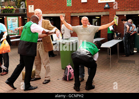 Cricket - npower Troisième Test - Day 2 - Angleterre v Pakistan - Le Brit Oval Assurance Banque D'Images