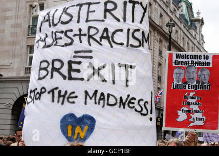 Le racisme est d'austérité à l'affiche démo Anti Brexit 'Marche pour l'Europe" le 2 juillet 2016 à Londres Angleterre KATHY DEWITT Banque D'Images