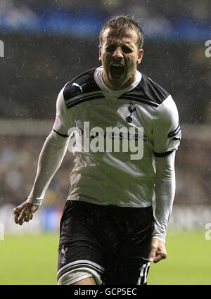 Football - Ligue des champions de l'UEFA - Groupe A - Tottenham Hotspur / FC Twente - White Hart Lane.Rafael Van der Vaart de Tottenham Hotspur réagit après avoir raté un tir sur le but Banque D'Images