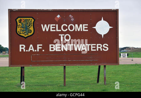 Vue générale de la signalisation à l'ancienne base de la RAF Bentwaters près de la forêt de Rendlesham, Suffolk. Banque D'Images
