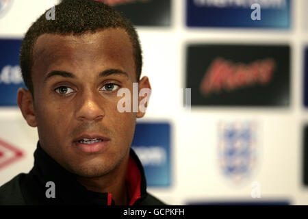 Ryan Bertrand en Angleterre lors d'une conférence de presse en amont de leur Match contre la Lituanie Banque D'Images