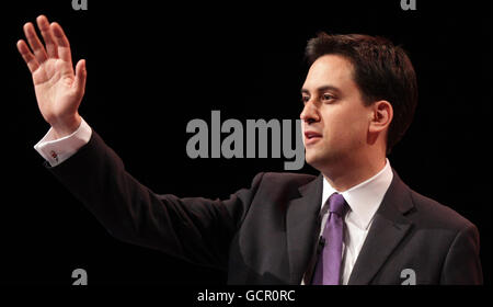 Ed Miliband remporte le concours de leadership du Parti travailliste à la Conférence du Parti travailliste de Manchester. Banque D'Images