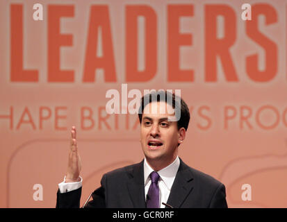 Ed Miliband remporte le concours de leadership du Parti travailliste à la Conférence du Parti travailliste de Manchester. Banque D'Images