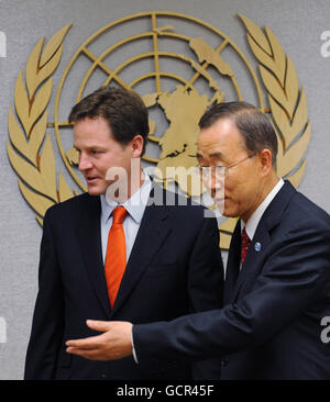 Le vice-premier ministre Nick Clegg (à gauche) rencontre le secrétaire général de l'ONU Ban Ki Moon au siège de l'ONU à New York. Banque D'Images