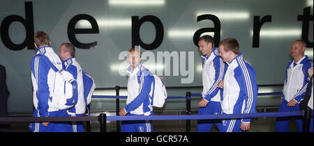 Sport - Jeux du Commonwealth 2010 - départ de l'équipe d'Écosse - aéroport de Glasgow.Les membres de l'équipe d'Écosse 7 à l'aéroport de Glasgow, Paisley, se préparent à se rendre à Delhi pour les Jeux du Commonwealth de 2010. Banque D'Images