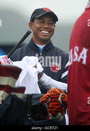 Golf - 38e Ryder Cup - Europe / Etats-Unis - deuxième jour de pratique - Celtic Manor Resort.Tiger Woods aux États-Unis le 16 lors d'un tour d'entraînement au Celtic Manor, Newport. Banque D'Images