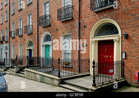 Portes en Amérique du Great Georges Street, Dublin, une rue de maisons géorgiennes Banque D'Images