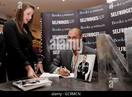 Nigel Barker livre signature - Londres Banque D'Images