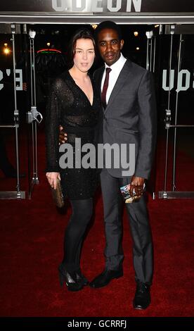 Olivia Williams et mari Rhashan Stone arrivant pour la première européenne de Never Laissez-moi aller à l'Odeon Leicester Square, Londres. Banque D'Images