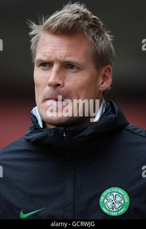 Soccer - Clydesdale Bank Premier League - Dundee United / Celtic - Tannadice. Johan Mjallby, assistant directeur celtique Banque D'Images