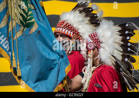 Les anciens combattants honorés à l'Blackleggings Kiowa Warrior Society Pow-wow. Anadarko, Oklahoma, États-Unis Banque D'Images