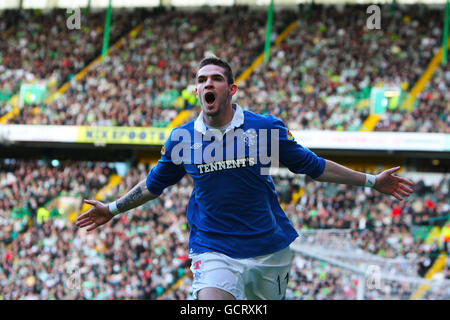 Soccer - Clydesdale Bank Scottish Premier League - Celtic v Rangers - Celtic Park. Rangers Kyle Lafferty fête ses points Banque D'Images