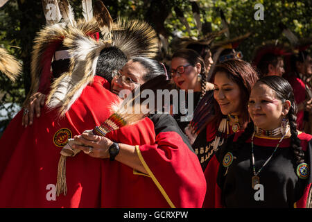 Les anciens combattants honorés à l'Blackleggings Kiowa Warrior Society Pow-wow. Anadarko, Oklahoma, États-Unis Banque D'Images