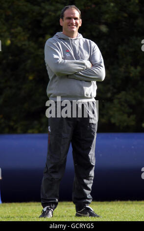 Rugby Union - Angleterre la formation et conférence de presse - Pennyhill Park Banque D'Images