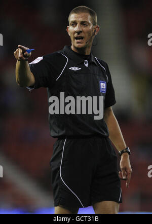 Football - Carling Cup - deuxième tour - Stoke City / Shrewsbury Town - Britannia Stadium.Steve Tanner, arbitre Banque D'Images