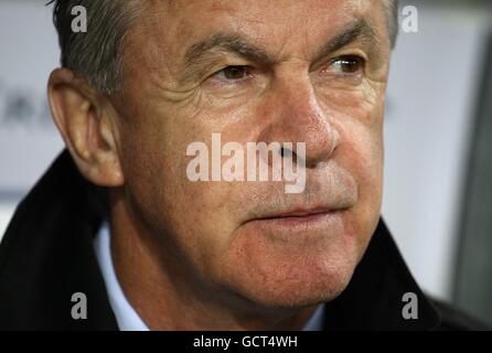 Football - UEFA Euro 2012 - qualification - Groupe G - Suisse / pays de Galles - Parc St Jakob. Ottmar Hitzfeld, entraîneur-chef de la Suisse Banque D'Images