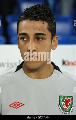 Football - UEFA Euro 2012 - qualification - Groupe G - Suisse / pays de Galles - Parc St Jakob. Neil Taylor, pays de Galles Banque D'Images