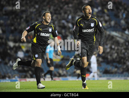 Jay Bothroyd de Cardiff (à droite) célèbre son but avec son coéquipier Michael Chopra lors du match de npower Championship à Elland Road, Leeds. Banque D'Images