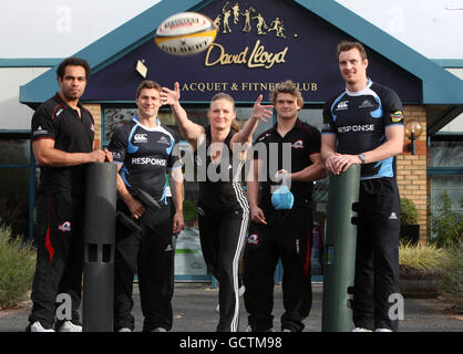 Netani Telai d'Édimbourg, Chris Cuiter des Glasgow Warriors, Ross Samson d'Édimbourg, Kate McVey, David Lloyd Personal Trainer et Alastair Kellock des Glasgow Warriors lors d'une annonce à David Lloyd à Renfrew. Banque D'Images