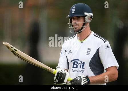 Kevin Pietersen d'Angleterre pendant la session de filets au WACA, Perth, Australie. Banque D'Images