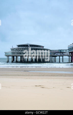 Jetée de Scheveningen près de La Haye aux Pays-Bas Banque D'Images