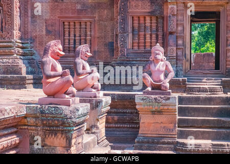 Statues en pierre ancienne complexe à Angkor Wat, Siem Reap, Cambodge. UNESCO World Heritage Site. Banque D'Images