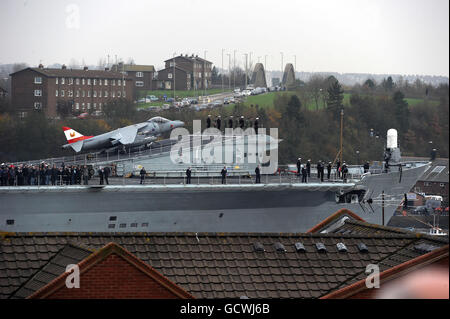 HMS Ark Royal voyage d'adieu Banque D'Images