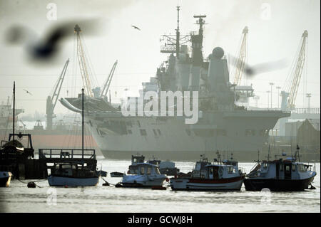 HMS Ark Royal voyage d'adieu Banque D'Images