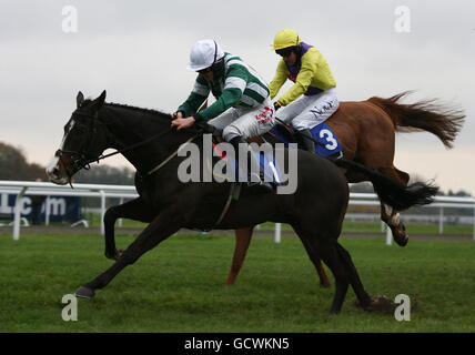 Les courses de chevaux - Kempton Park Racecourse Banque D'Images