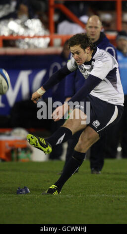 Ruaridh Jackson, en Écosse, remporte les points contre les Samoa lors du match EMC Autumn Test au Pittodrie Stadium, à Édimbourg. Banque D'Images