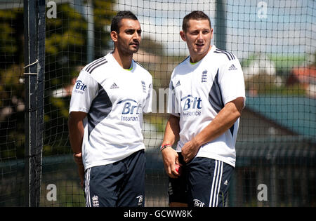 Cricket - session Angleterre nets - Bellerive Oval.Ajmal Shahzad et Tim Bresnan (à droite), en Angleterre, lors d'une session de filets à Bellerive Oval, Hobart, en Australie. Banque D'Images