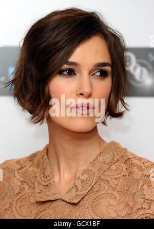 Keira Knightley est vu à un photocall pour le nouveau film jamais Laissez-moi aller au cinéma vue à Londres. APPUYEZ SUR ASSOCIATION photo. Date de la photo: Mercredi 13 octobre 2010. Le crédit photo devrait se lire comme suit : Ian West/PA Banque D'Images