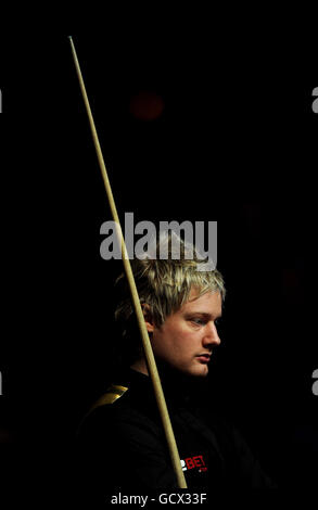 Neil Robertson d'Australie pendant son match contre Rory McLeod d'Angleterre pendant les championnats du Royaume-Uni 12Bet.Com au Telford International Centre, Telford. Banque D'Images