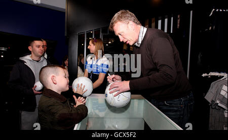 Soccer - Everton FC Player Signing - Everton Two.David Moyes, le directeur d'Everton, pendant la signature du magasin Banque D'Images