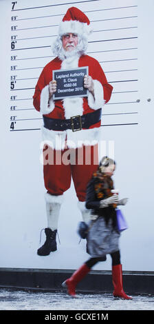 Shopping de Noël.Vue générale montrant un magasin de Noël sur Buchanan Street, l'un des principaux quartiers commerçants de Glasgow. Banque D'Images