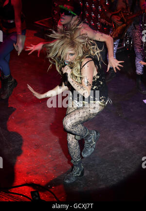 KE$ha (Kesha) se produit en concert à l'O2 Shepherds Bush Empire, Londres. Banque D'Images