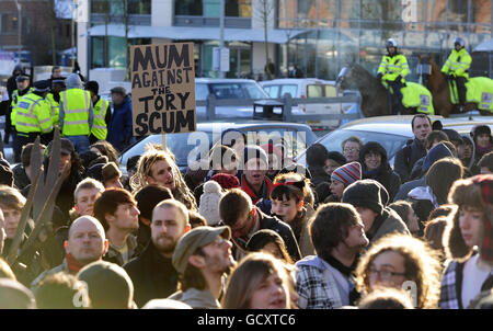 Les étudiants de l'Université de Leeds manifestent contre les propositions de frais de scolarité à Leeds aujourd'hui. Banque D'Images
