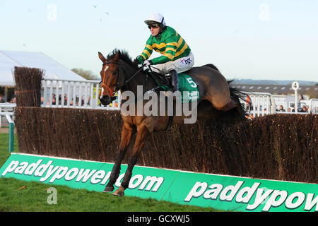 La Course de Chevaux Gold Cup - Paddy Power Day - l'Hippodrome de Cheltenham Banque D'Images