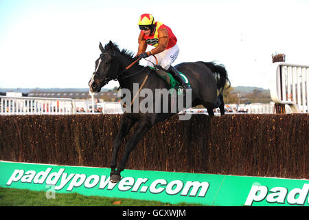 La Course de Chevaux Gold Cup - Paddy Power Day - l'Hippodrome de Cheltenham Banque D'Images