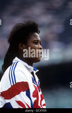 Athlétisme - Jeux Olympiques d'Atlanta 1996 - Javelin féminin - Groupe A. Tessa Sanderson de Grande-Bretagne prenant part à la Javelin féminin. Banque D'Images