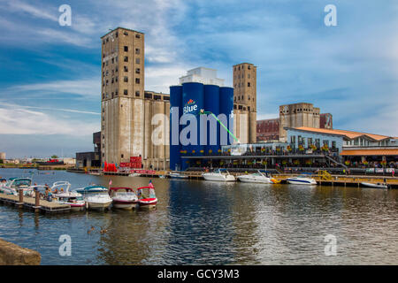 Les silos à grains et Riverworks Buffalo Buffalo River sur complexe Réservez votre hôtel à New York à Buffalo Banque D'Images