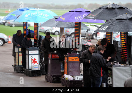 Courses hippiques, Hippodrome de Redcar. Vue générale sur les bookmakers de l'hippodrome de Redcar Banque D'Images