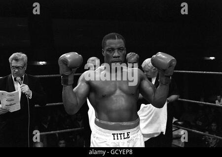 Boxing - Heavyweight - Gary Mason v Manoel De Almeida - York Hall, Bethnal Green, Londres Banque D'Images