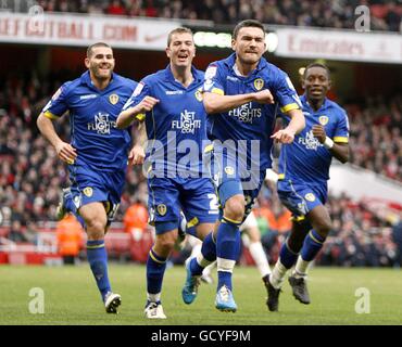 Football - FA Cup - troisième tour - Arsenal v Leeds United - Emirates Stadium.Robert Snodgrass (2e à droite) de Leeds United célèbre après avoir marquant le but d'ouverture de son équipe. Banque D'Images