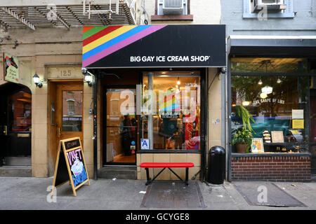 [Front de vente historique] Big gay Ice Cream Shop, 125 East 7th St, New York, NY. Façade extérieure d'un magasin de crème glacée dans East Village Banque D'Images