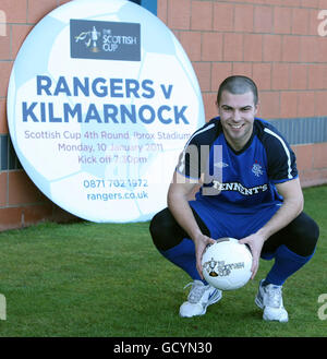 PHOTO SPÉCIALE - PUBLIÉE EXCLUSIVEMENT PAR L'ASSOCIATION DE PRESSE POUR UTILISATION PAR LES JOURNAUX NATIONAUX ET RÉGIONAUX - ROYAUME-UNI ET IRLANDE UNIQUEMENT. AUCUNE VENTE. Richard Foster des Rangers fait la promotion de Rangers v Kilmarnock au cours d'une séance d'entraînement à Murray Park, à Glasgow. Les Rangers prennent Kilmarnock lundi soir à Ibrox, Glasgow. Date de la photo: Jeudi 6 janvier 2011. Le crédit photo devrait se lire : Aileen Wilson/Rangers FC/PA. POUR PLUS D'IMAGES DES RANGERS OU POUR OBTENIR UNE LICENCE POUR D'AUTRES UTILISATIONS, VEUILLEZ COMMUNIQUER AVEC EMPICS - 0115 844 7447 OU INFO@EMPICS.COM Banque D'Images